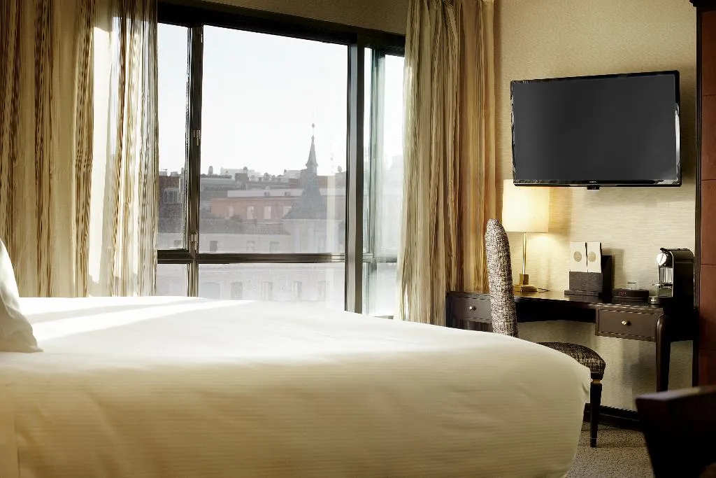 JUNIOR SUITE STANDARD Room, Hyatt Regency Hesperia Madrid, Madrid