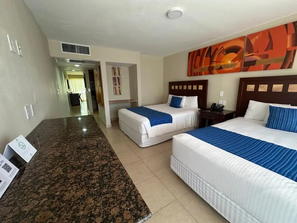FAMILY ROOM CAPACITY 6 Room, Ocean Spa Hotel All Inclusive, Cancun Area