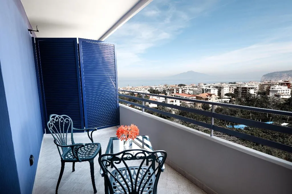 DOUBLE SUPERIOR SEA VIEW Room, Hilton Sorrento Palace, Naples