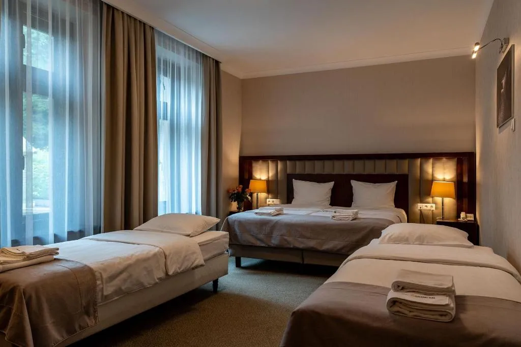 QUADRUPLE STANDARD Room, Hotel Grand Sal, Krakow