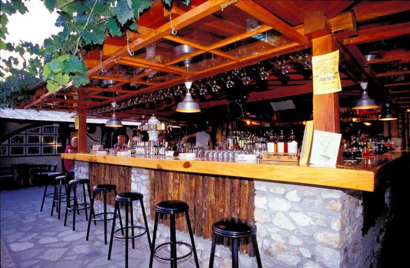 Bar, Caravos, Skiathos
