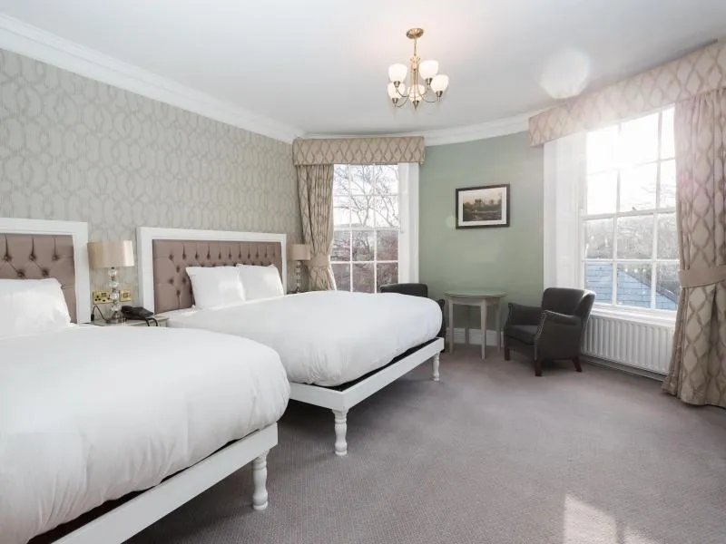 TWIN STANDARD Room, Staunton's on the Green, Dublin