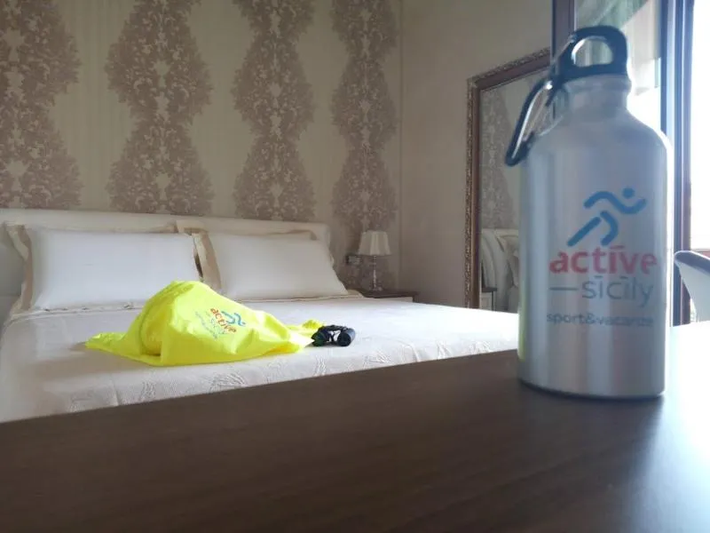 DOUBLE DELUXE WITH TERRACE Room, Daphnae House, Catania