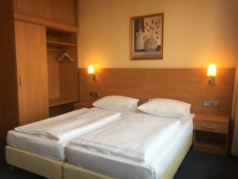 DOUBLE STANDARD Room, Amber Econtel Berlin Charlottenburg, Berlin