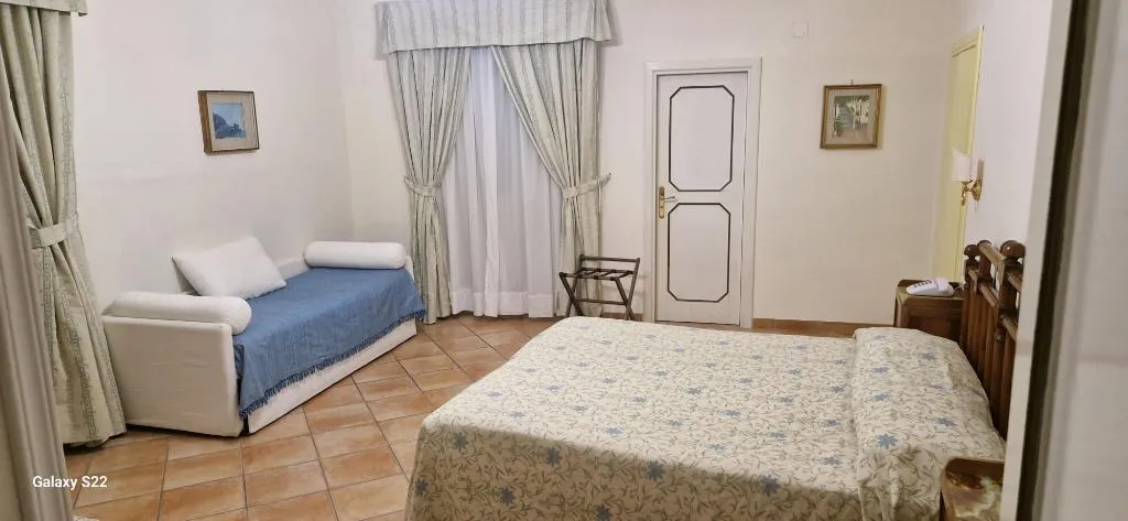 TRIPLE DELUXE Room, Hotel Toro, Naples