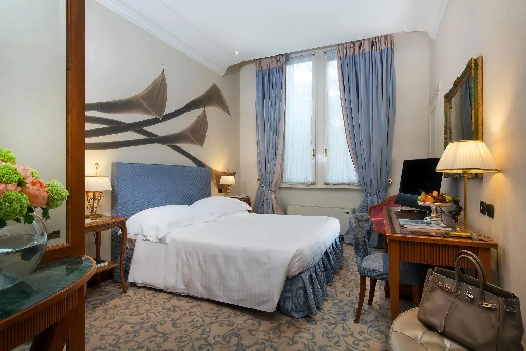 Double or Twin SUPERIOR Room, Aldrovandi Villa Borghese, Rome