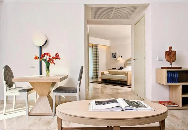 SUITE STANDARD Room, Grande Baia Resort & Spa, Olbia