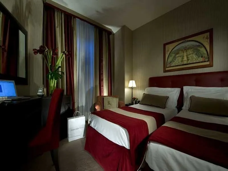Room, Dei Borgognoni, Rome