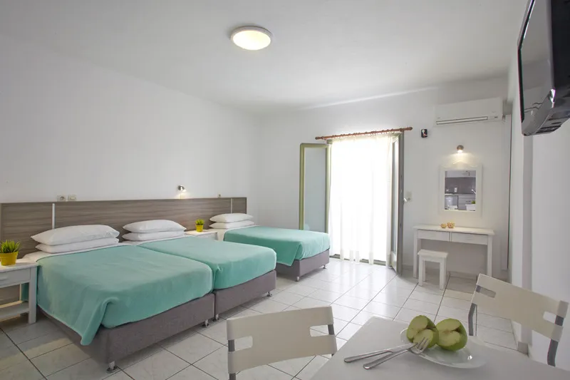 STUDIO SUPERIOR CAPACITY 3 Room, Studios Marios, Santorini
