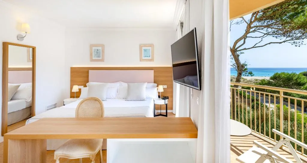 JUNIOR SUITE STANDARD Room, VIVA Cala Mesquida Suites and Spa Adults Only 16+, Majorca