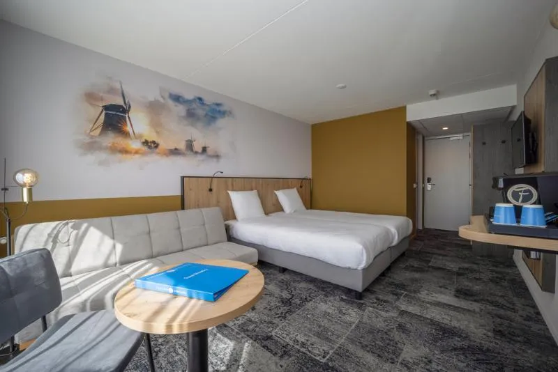 DOUBLE WITH BALCONY Room, Fletcher Hotel-Restaurant Leidschendam  Den Haag, Amsterdam