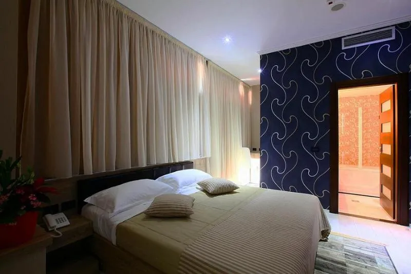 DOUBLE STANDARD Room, Partner, Kavaje