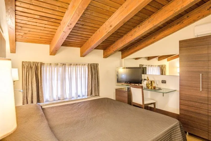 Double or Twin STANDARD Room, The Strand, Rome