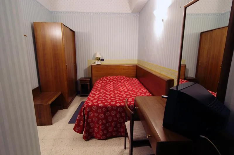 SINGLE STANDARD Room, Hotel Iris Crillon, Rome