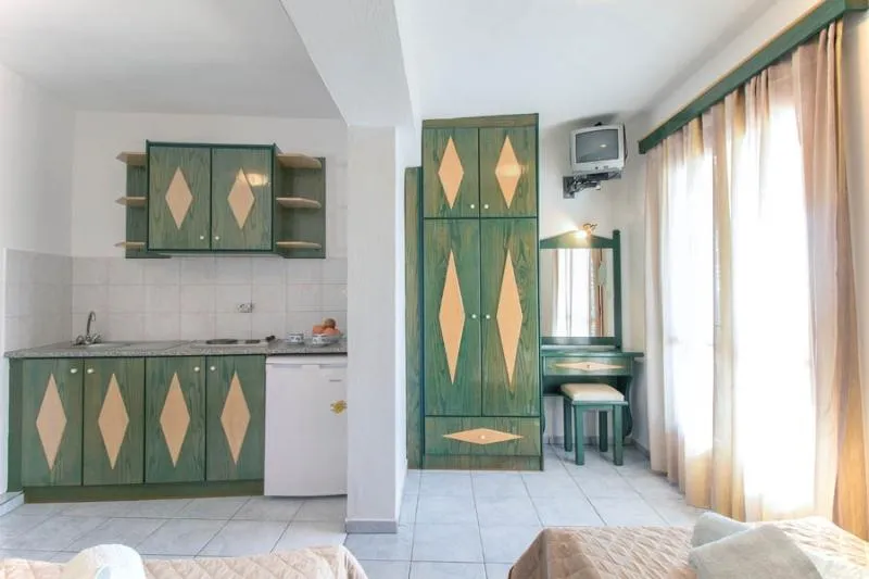 STUDIO CAPACITY 3 Room, Stefanis House, Skiathos
