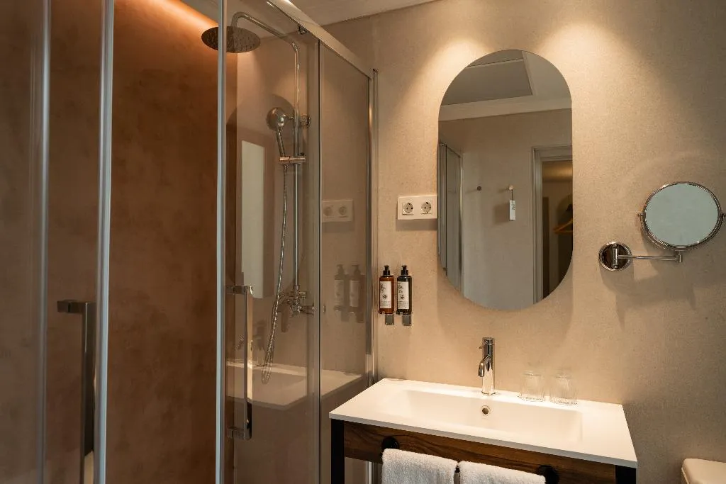 DOUBLE BASIC Room, Petit Palace Preciados, Madrid
