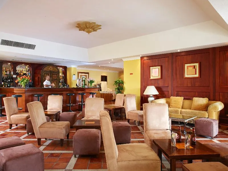 Bar, voco Formosa Park - Algarv, Algarve