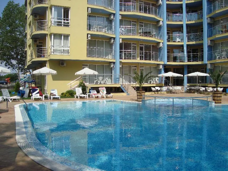 Pool, Marack, Bourgas
