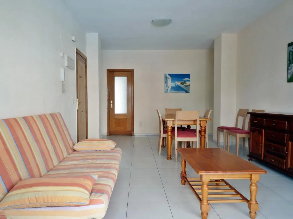APARTMENT CAPACITY 7 THREE BEDROOMS Room, Alondras, Valencia