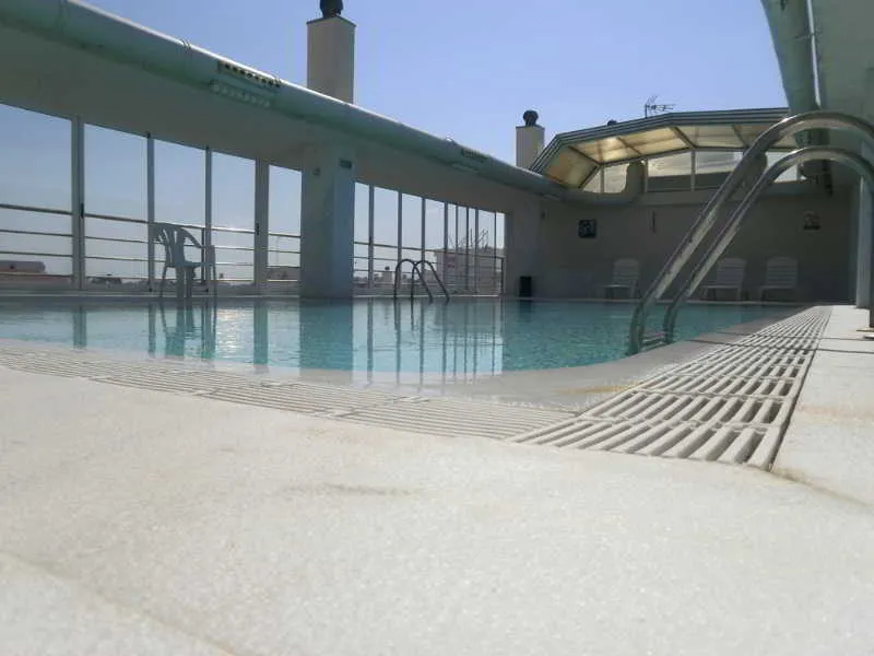 Pool, Bartos, Valencia