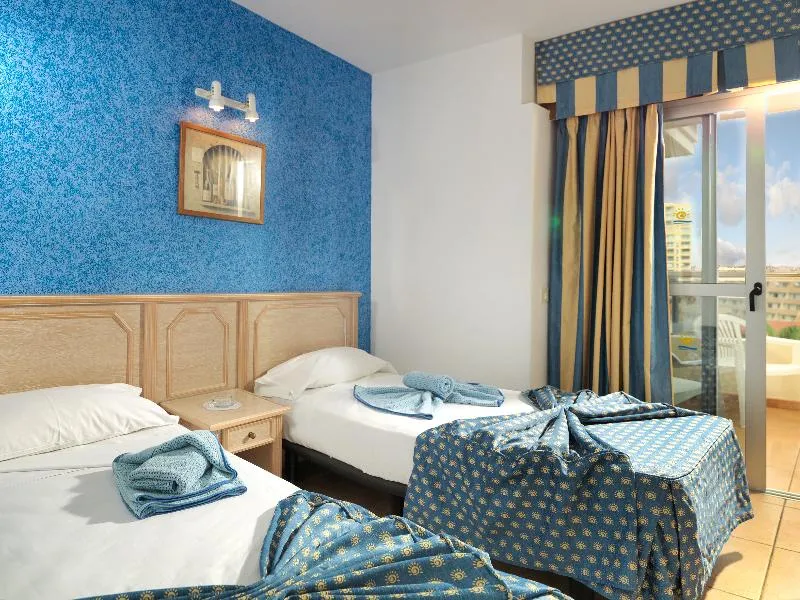 APARTMENT CAPACITY 7 THREE BEDROOMS Room, Oro Blanco Apartments, Tenerife