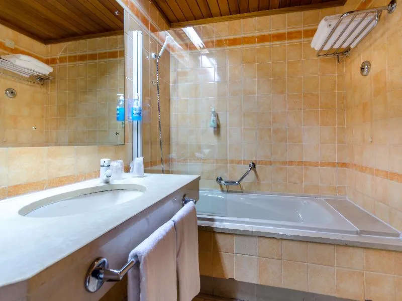 SUITE CAPACITY 4 Room, Solar Palmeiras, Lisbon