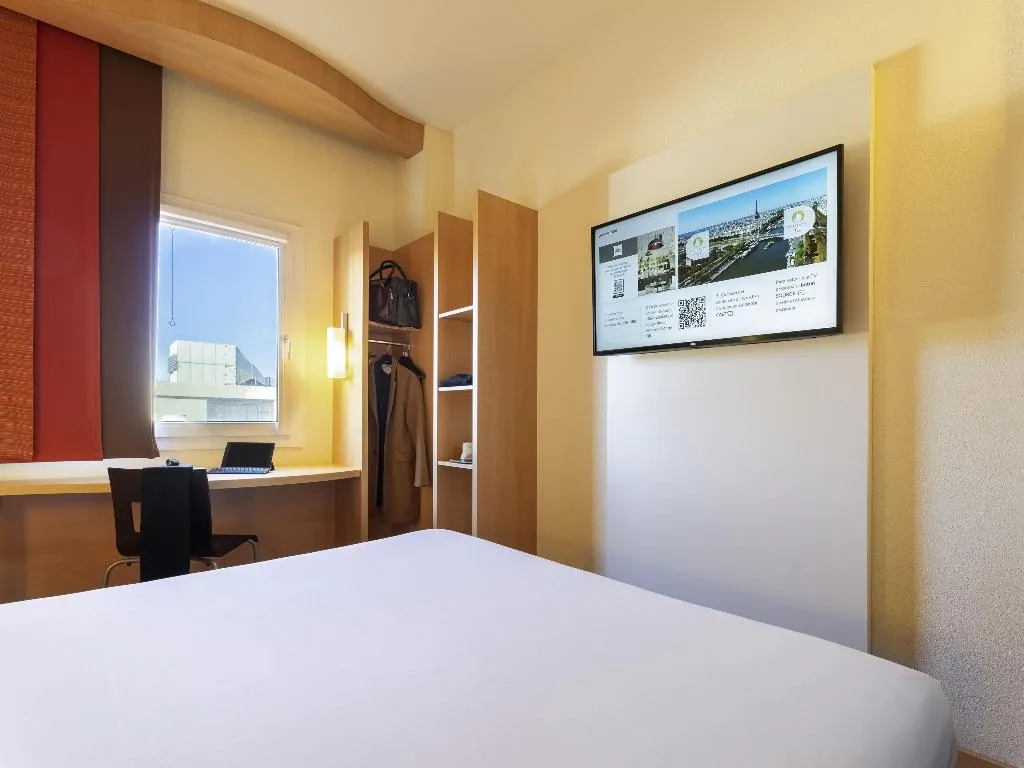 DOUBLE WITH DOUBLE BED Room, Ibis Madrid Calle Alcala, Madrid