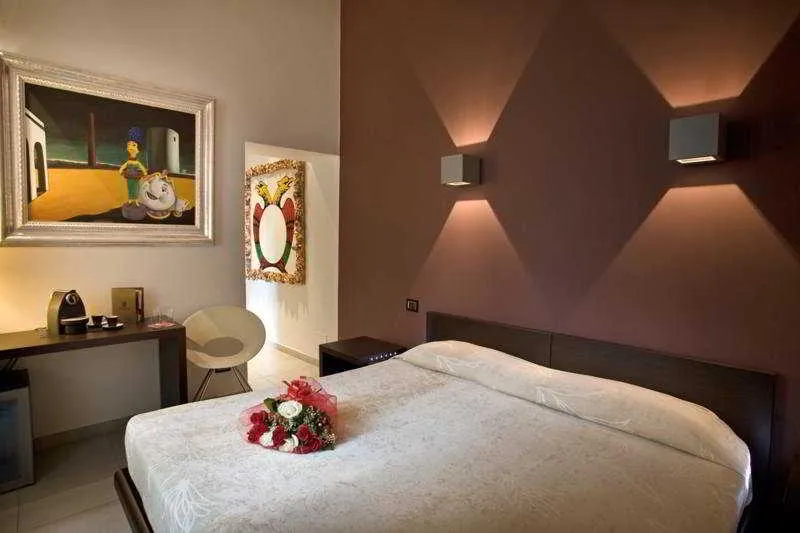 Room, Chroma Dyo, Naples