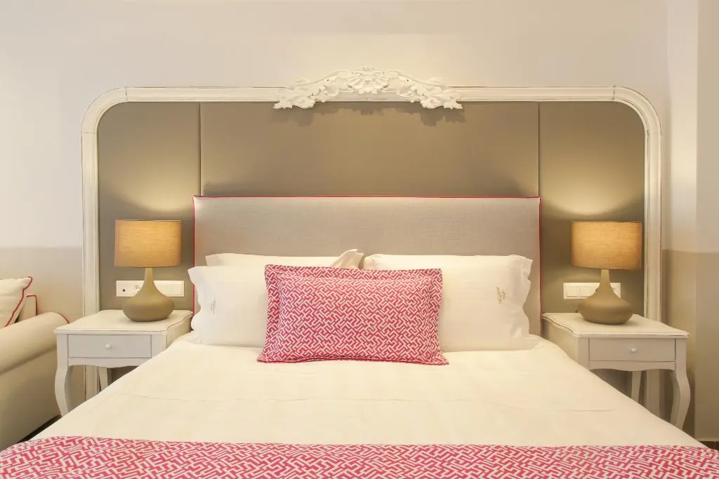 JUNIOR SUITE WITH PRIVATE POOL Room, Avaton Luxury Beach Resort Relais & Chateau, Thessaloniki