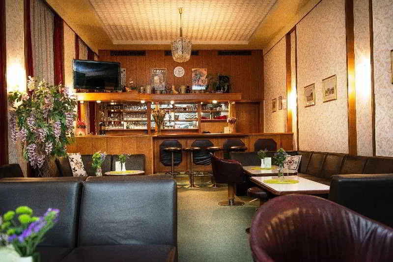 Bar, Mozart, Vienna