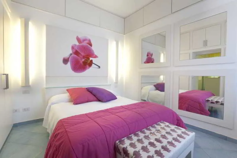 Room, Sorrento Apartments, Naples