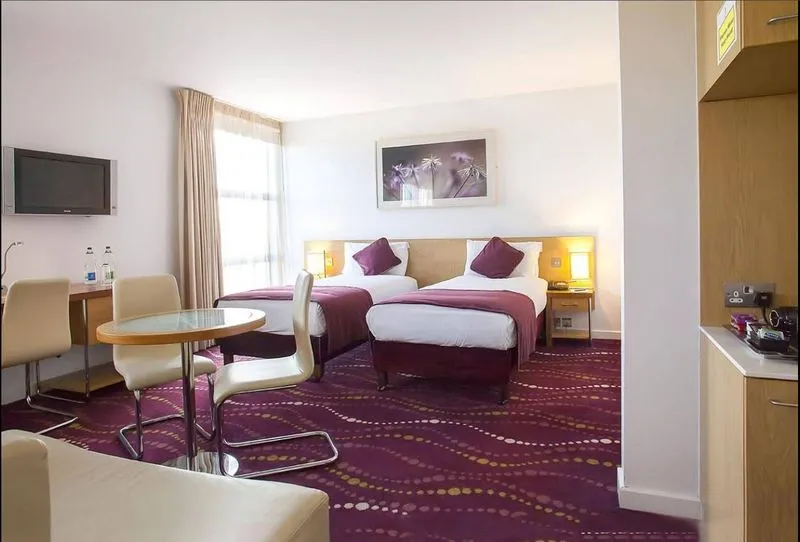 TWIN STANDARD Room, Louis Fitzgerald Hotel, Dublin