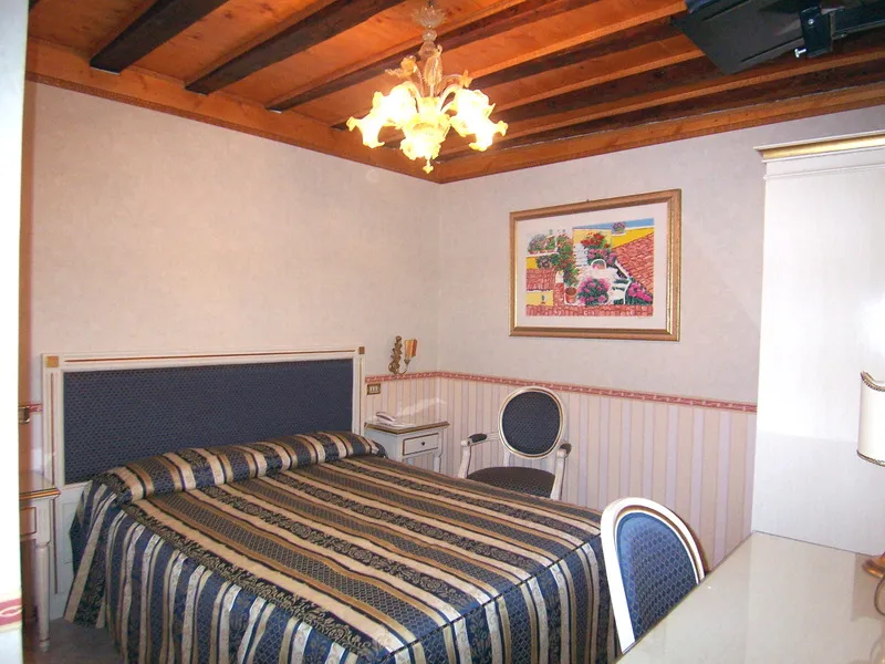 Room, Alloggi Sardegna, Venice