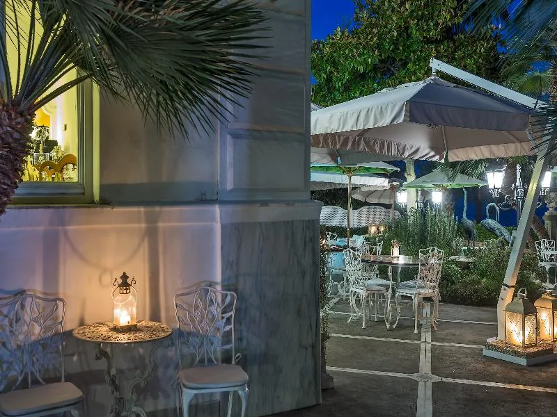 Bar, Luxury Villa Excelsior Parco, Naples