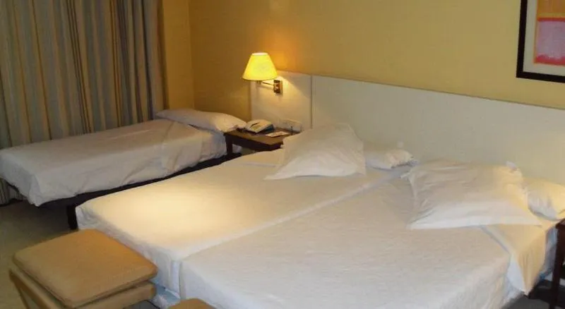 QUADRUPLE STANDARD Room, La Moraleja, Madrid