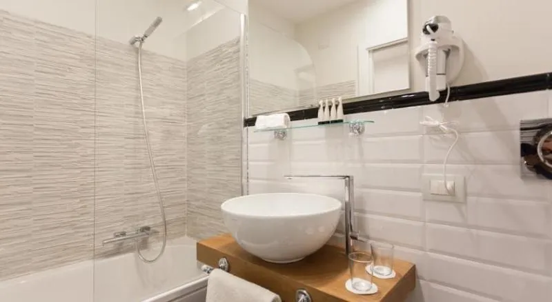 QUADRUPLE STANDARD Room, Relais Monti, Rome