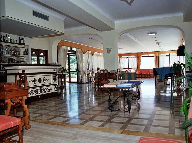 Bar, Villa Romita, Naples