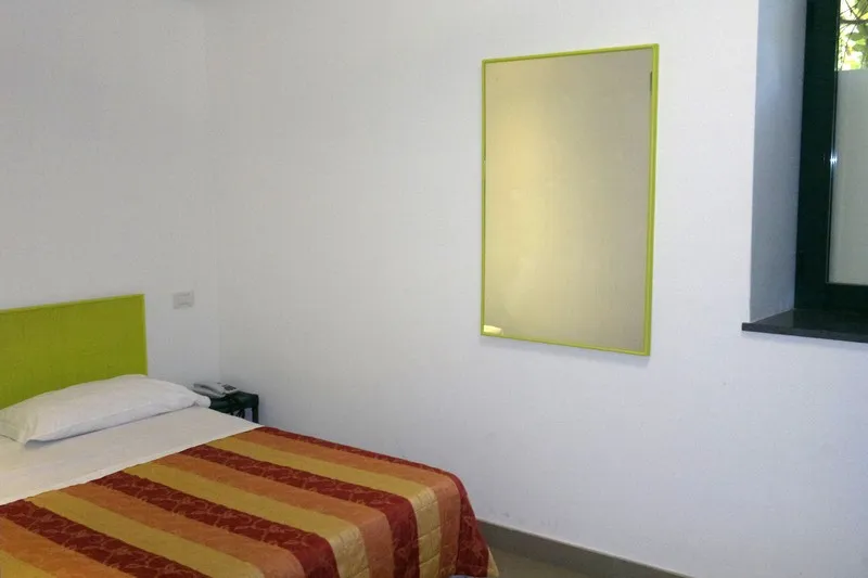 TRIPLE STANDARD Room, Eden, Naples