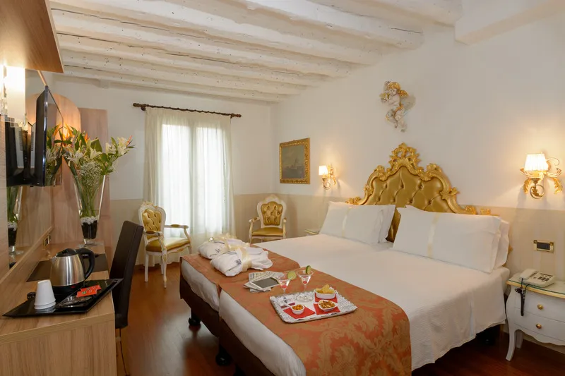 Double or Twin DELUXE Room, UNA HOTELS Ala Venezia - Adults +16, Venice