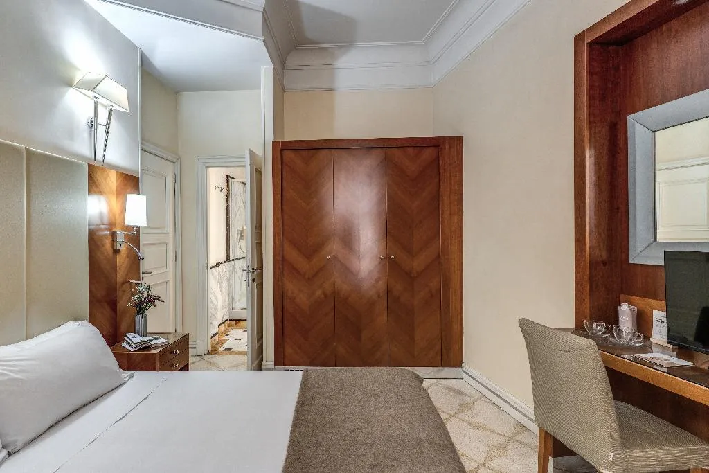 DOUBLE ANNEX Room, Sonya, Rome