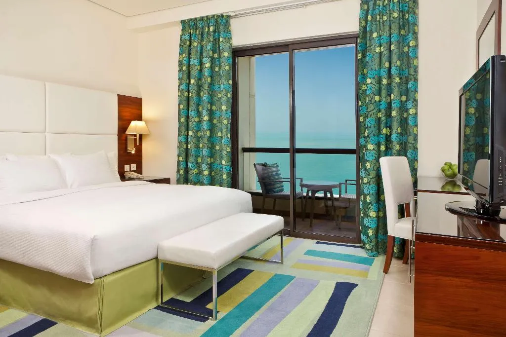 FAMILY ROOM FOUR BEDROOMS Room, Hilton Dubai The Walk, Dubai