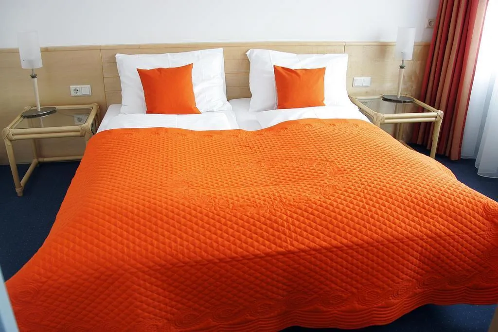Double or Twin STANDARD Room, Amadeo Hotel Schaffenrath, Salzburg