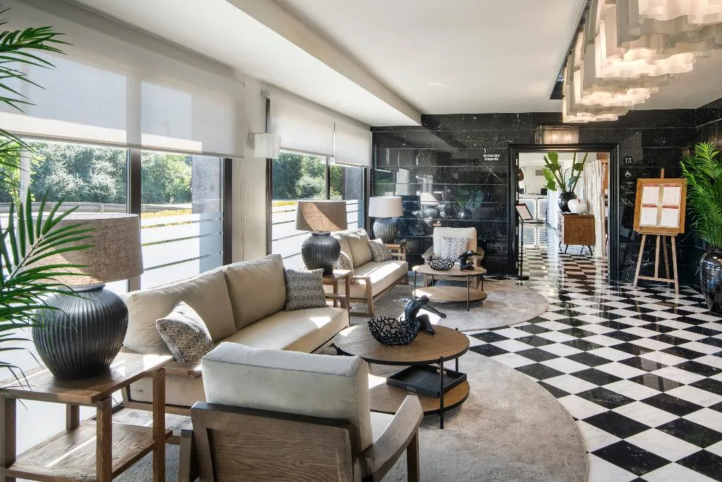 Lobby, Salles Hotel Aeroport de Girona, Costa Brava