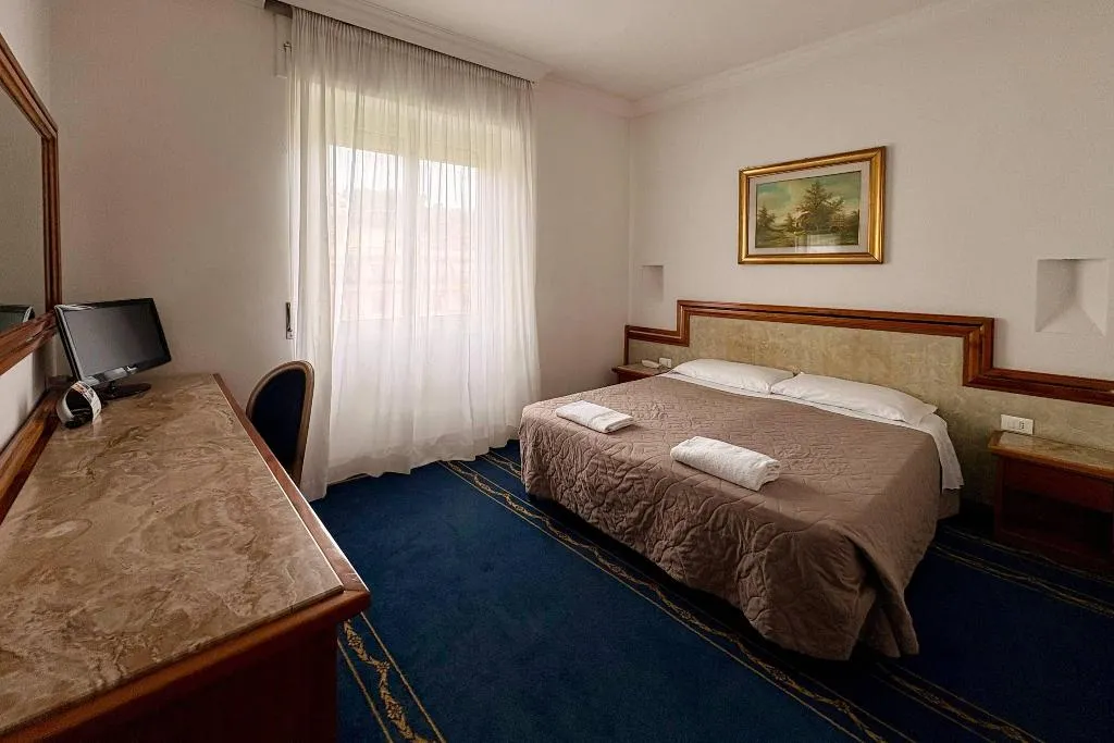 QUADRUPLE STANDARD Room, Quality Hotel Nova Domus, Rome