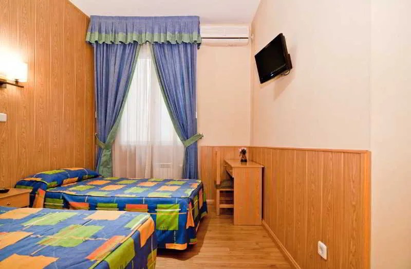 Room, Oporto, Madrid