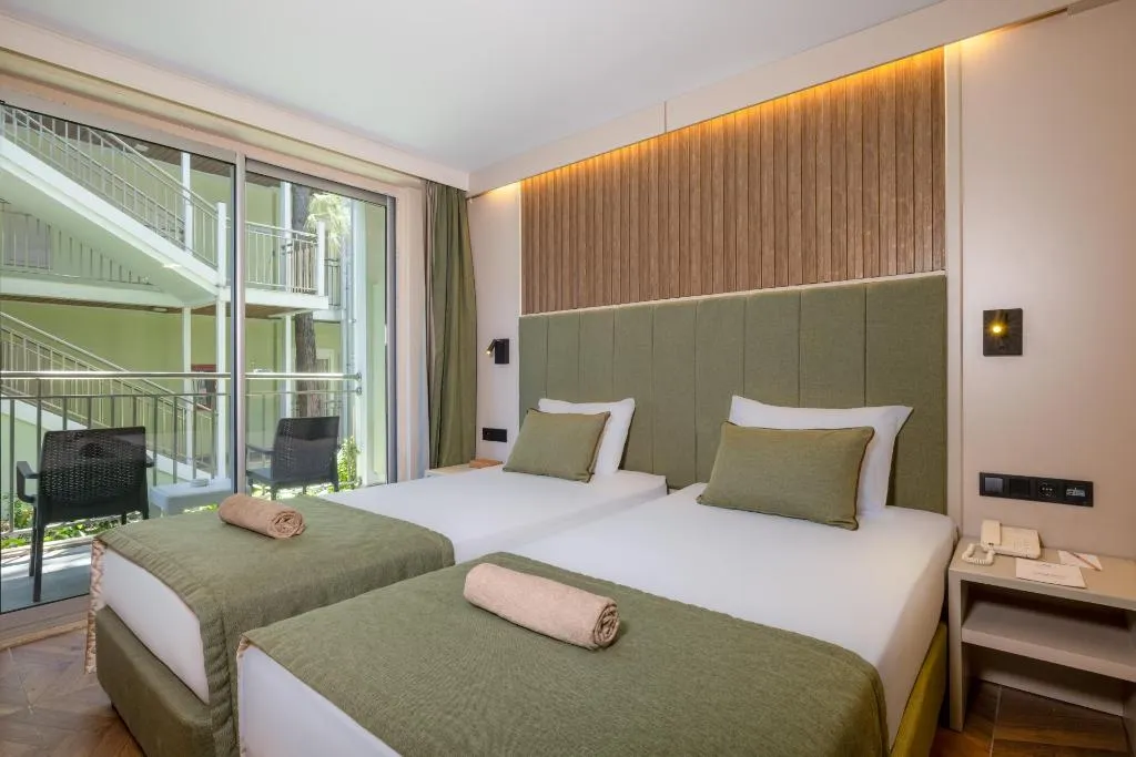 Room, Crystal Flora Pearl Collection, Antalya