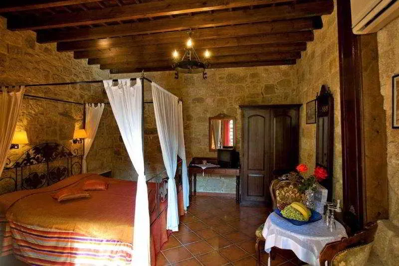Room, Saint Nikolis, Rhodes