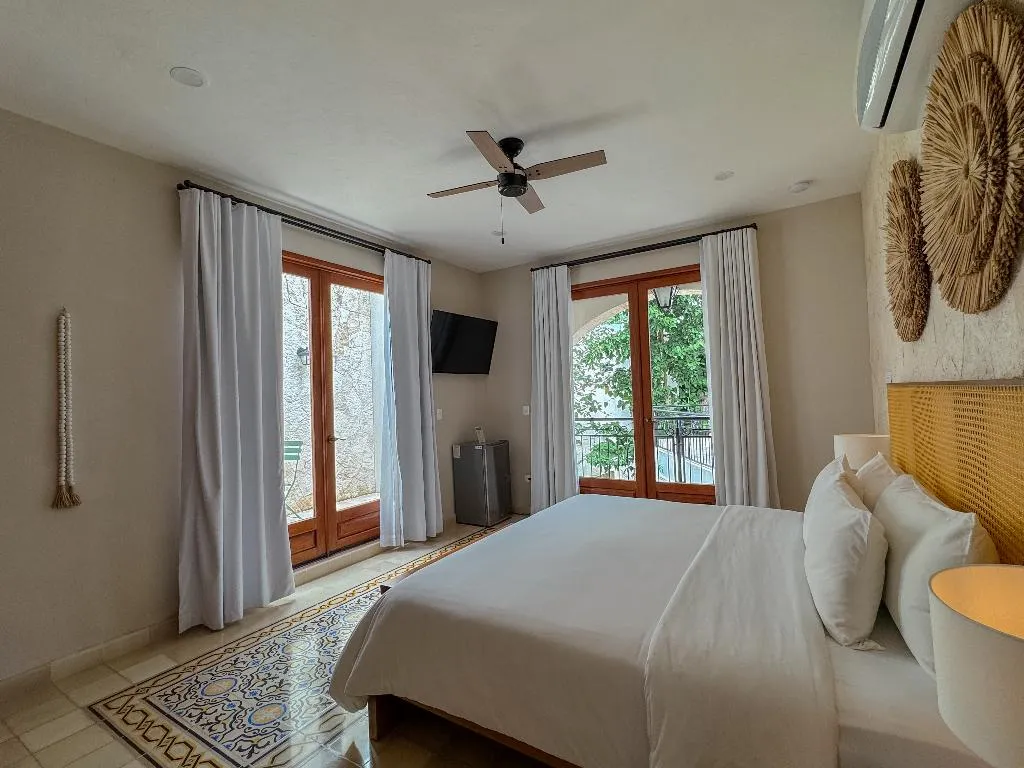 Room DELUXE ONE BED Room, Frater Yucatan Hotel, Cancun Area