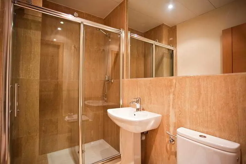 APARTMENT CAPACITY 8 THREE BEDROOMS Room, Apartment in Chamberí, Madrid