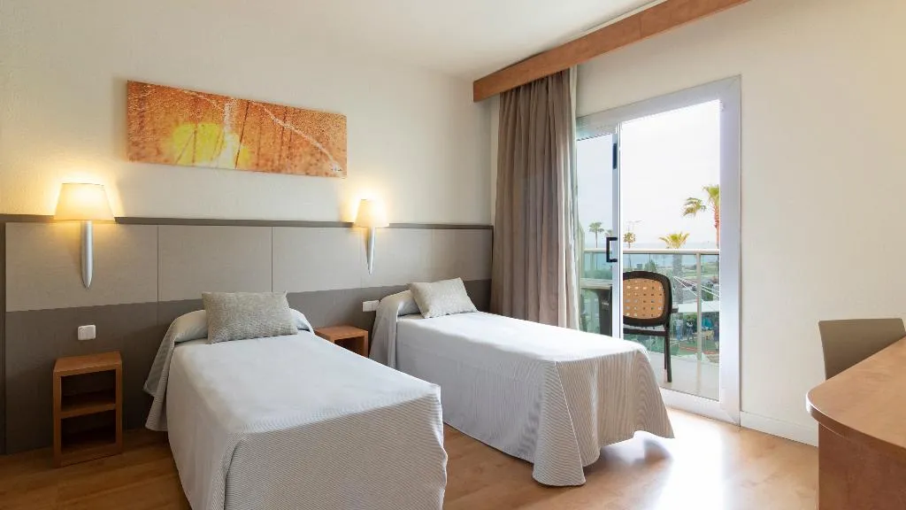 FAMILY ROOM POOL VIEW Room, Golden Taurus Aquapark Resort, Costa Brava